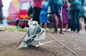 Menino de 7 anos fica ferido no pescoço após ser atingido por linha de pipa em Cascavel