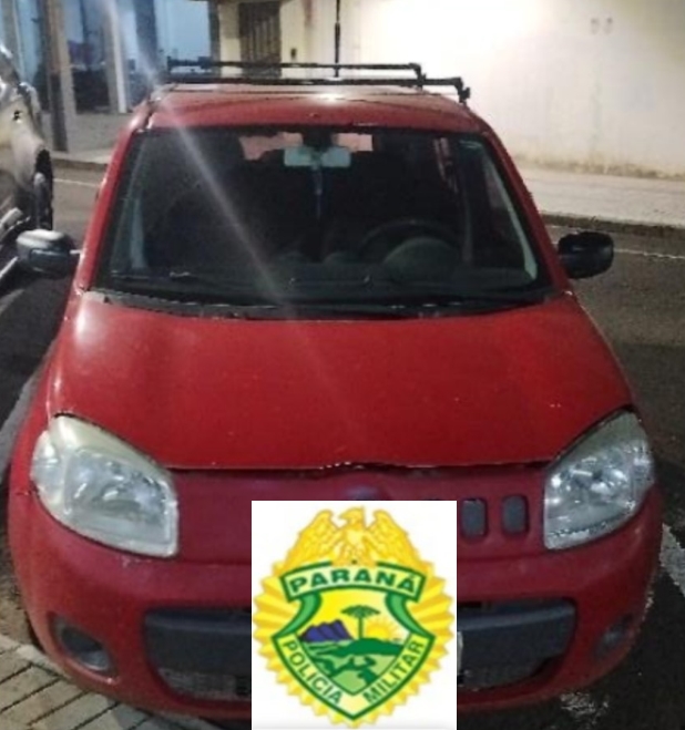 Imagem referente a PM recupera carro com alerta de furto durante bloqueio em área rural de Pato Branco