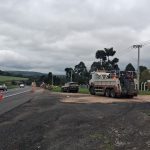 Acidente na BR-376 em Ponta Grossa causa morte e derramamento de fertilizante Imagem relativa a Acidente na BR-376 em Ponta Grossa causa morte e derramamento de fertilizante