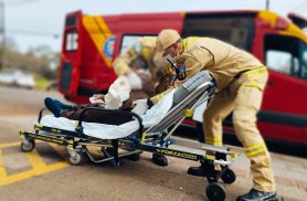 Com o braço quebrado há alguns dias, idosa é socorrida pelo Siate e encaminhada ao hospital