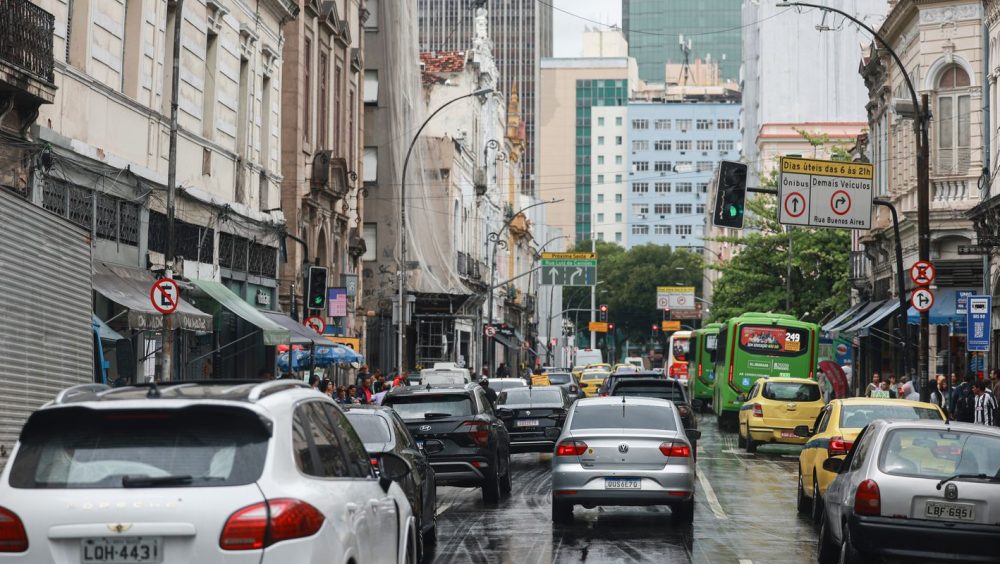 Adesivo eleitoral pode levar à perda da cobertura de seguro Imagem referente a Adesivo eleitoral pode levar à perda da cobertura de seguro