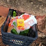Imagem relativa a Ladrão invade escola, come alimentos e tenta fugir com caixa de mantimentos em Iporã