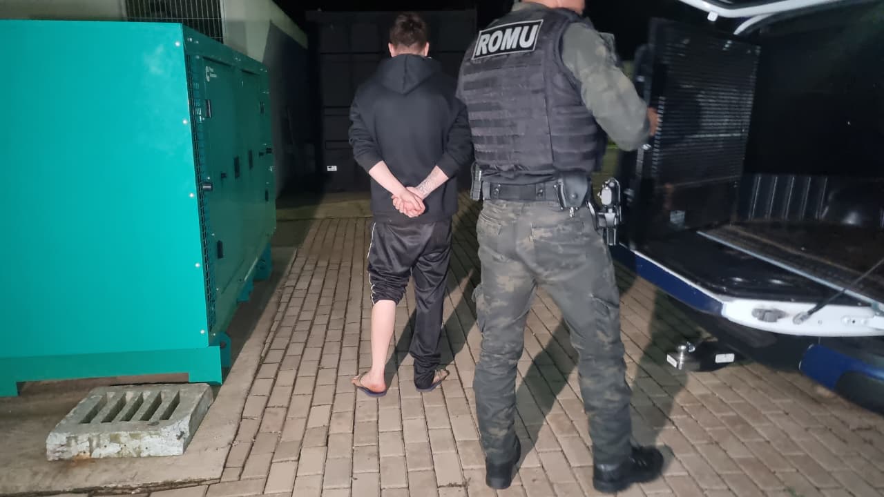 Jovem de 19 anos é preso com crack, cocaína e haxixe durante abordagem em Cascavel