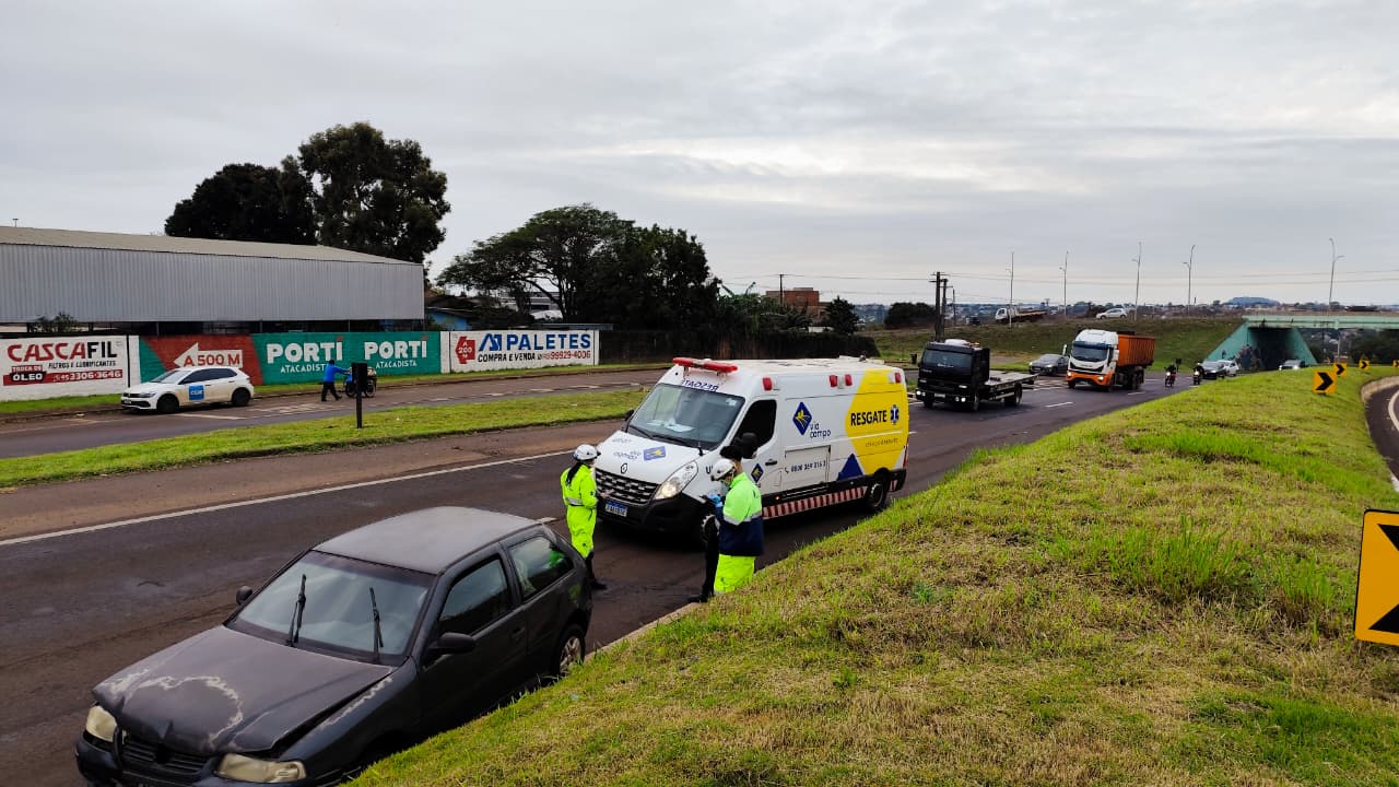 Carros se envolvem em colisão na rodovia PRc-467, em Cascavel