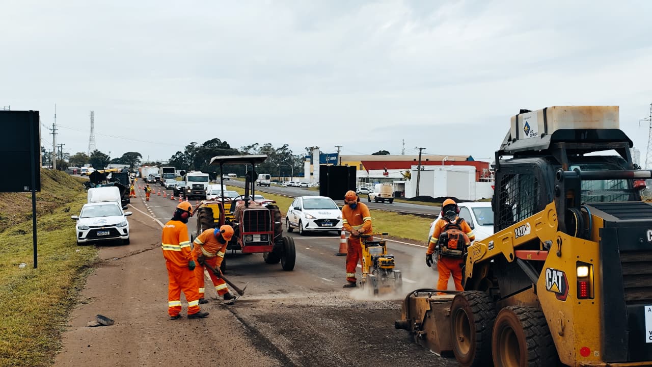 Obra de revitalização provoca filas e lentidão na PRC-467 nesta terça-feira