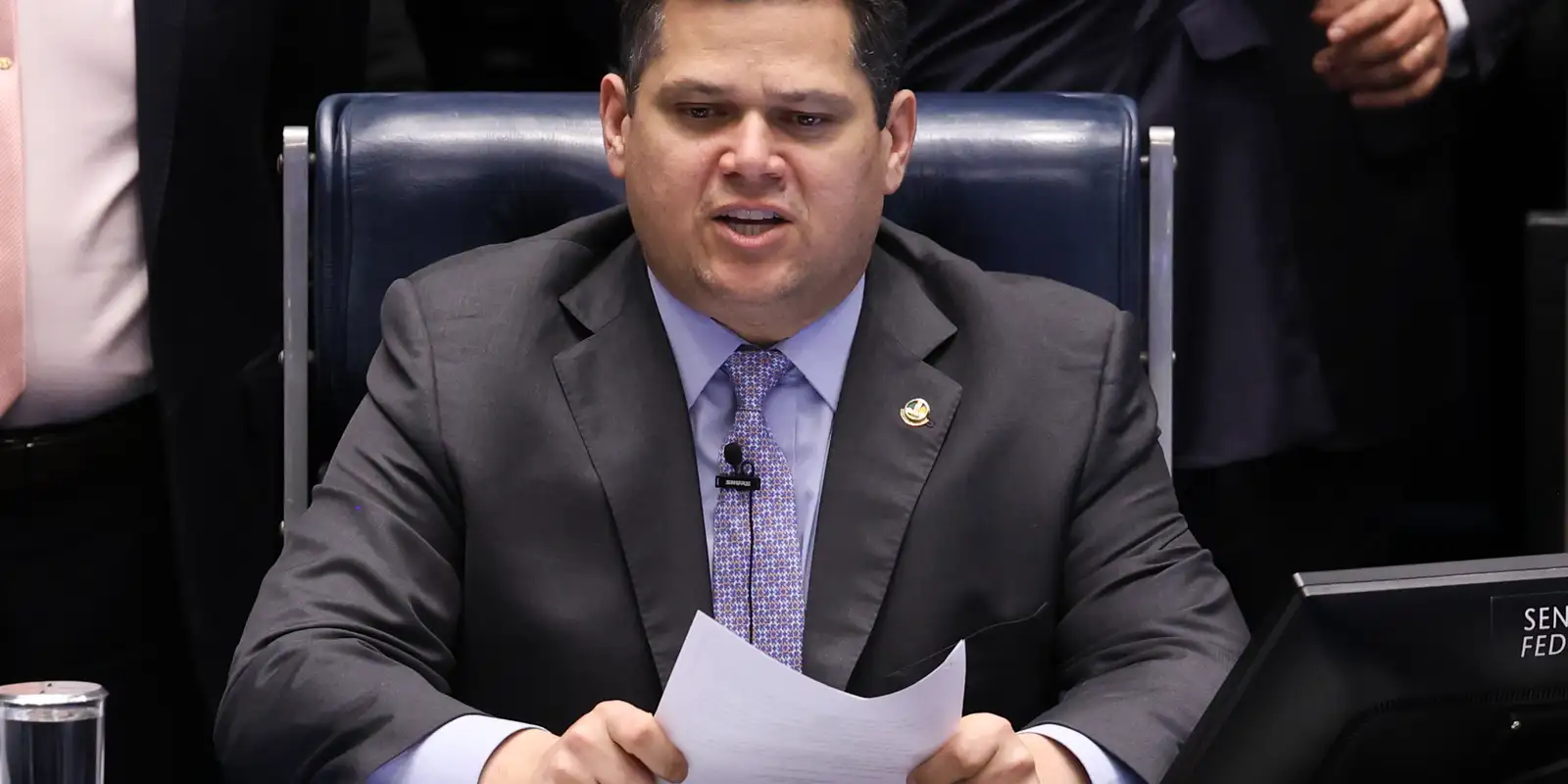 Imagem referente a Governo pede a Alcolumbre que instale comissão sobre MP das Blusinhas