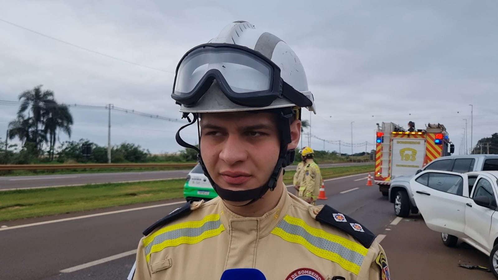 “Lata de tinta estourou e dificultou resgate da vítima”, diz bombeiro após grave acidente na BR-277