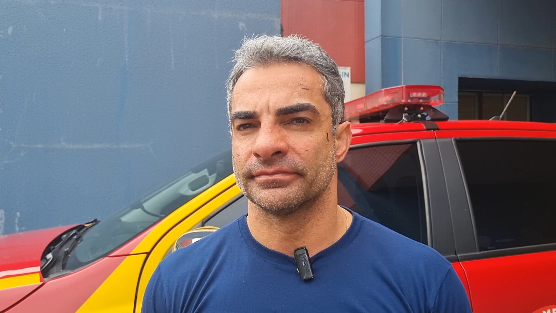 Vítima grave ficou coberta de tinta após lata estourar durante grave acidente na BR-277