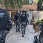 Imagem relativa a Homem mantém casal de idosos refém em apartamento e mobiliza operação policial em Londrina