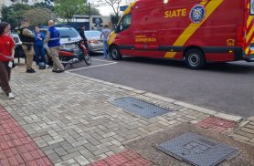 Acidente entre carro e moto deixa vítima no Centro de Cascavel