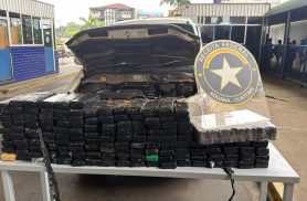 Receita Federal apreende cerca de 130 kg de maconha em van na Ponte da Amizade