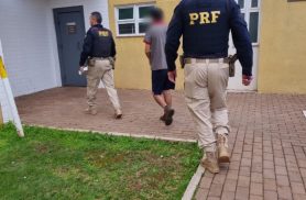 Detido por embriaguez ao volante atenta contra a própria vida na delegacia de Cascavel