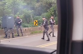 Confronto na BR-277 mobiliza mais de 40 policiais de Cascavel