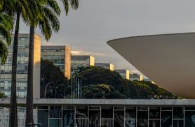 Líder do PT passa mal e Câmara suspende votações