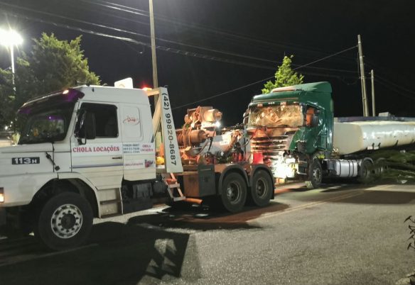 BR-277 é liberada nos dois sentidos após confronto durante tentativa de saque de carga em Nova Laranjeiras