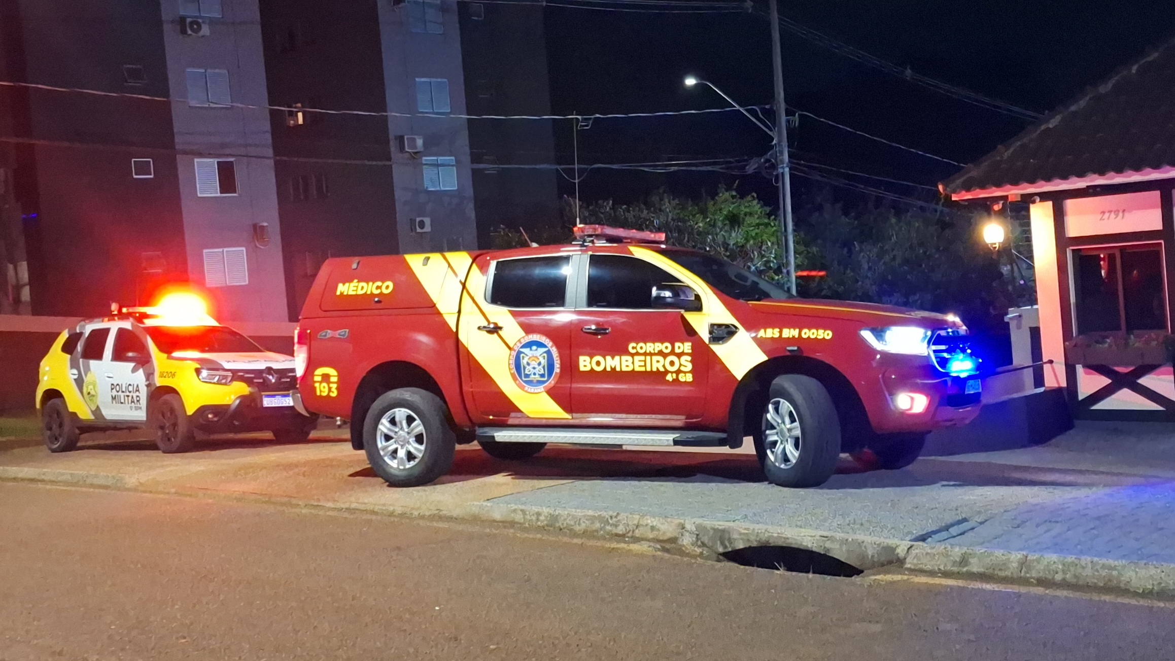 Mulher de 27 anos é encontrada por amigos sem vida dentro de apartamento em Cascavel