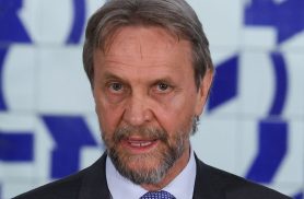 Após AVC isquêmico, líder do PT na Câmara continua internado