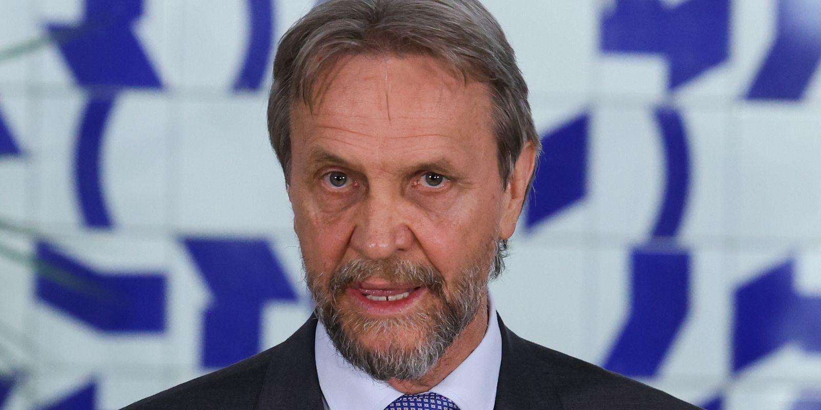 Após AVC isquêmico, líder do PT na Câmara continua internado Imagem referente a Após AVC isquêmico, líder do PT na Câmara continua internado