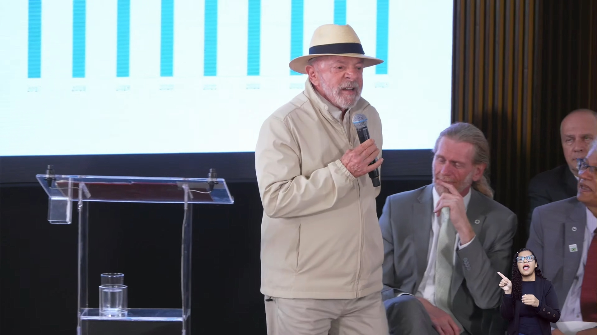 “O PT é uma merda? É, mas é a minha merda”, diz Lula durante discurso em SP