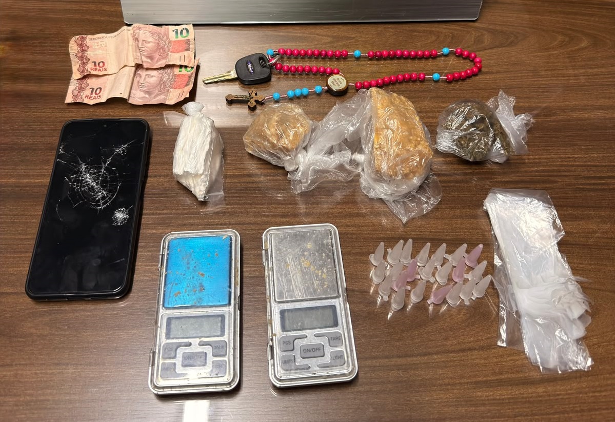 Imagem referente a PCPR e PMPR prendem três pessoas por tráfico de drogas em Santo Antônio da Platina