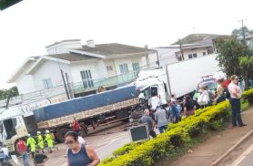 Grave acidente na BR-163 interdita rodovia em Lindoeste nesta quarta-feira