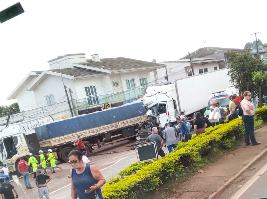 Imagem referente a Grave acidente na BR-163 interdita rodovia em Lindoeste nesta quarta-feira