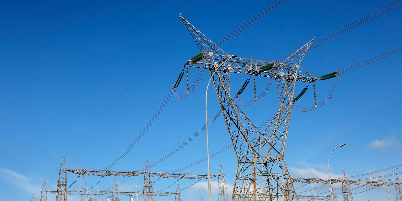 Imagem referente a Consumidores poderão escolher fornecedores de energia a partir de 2027