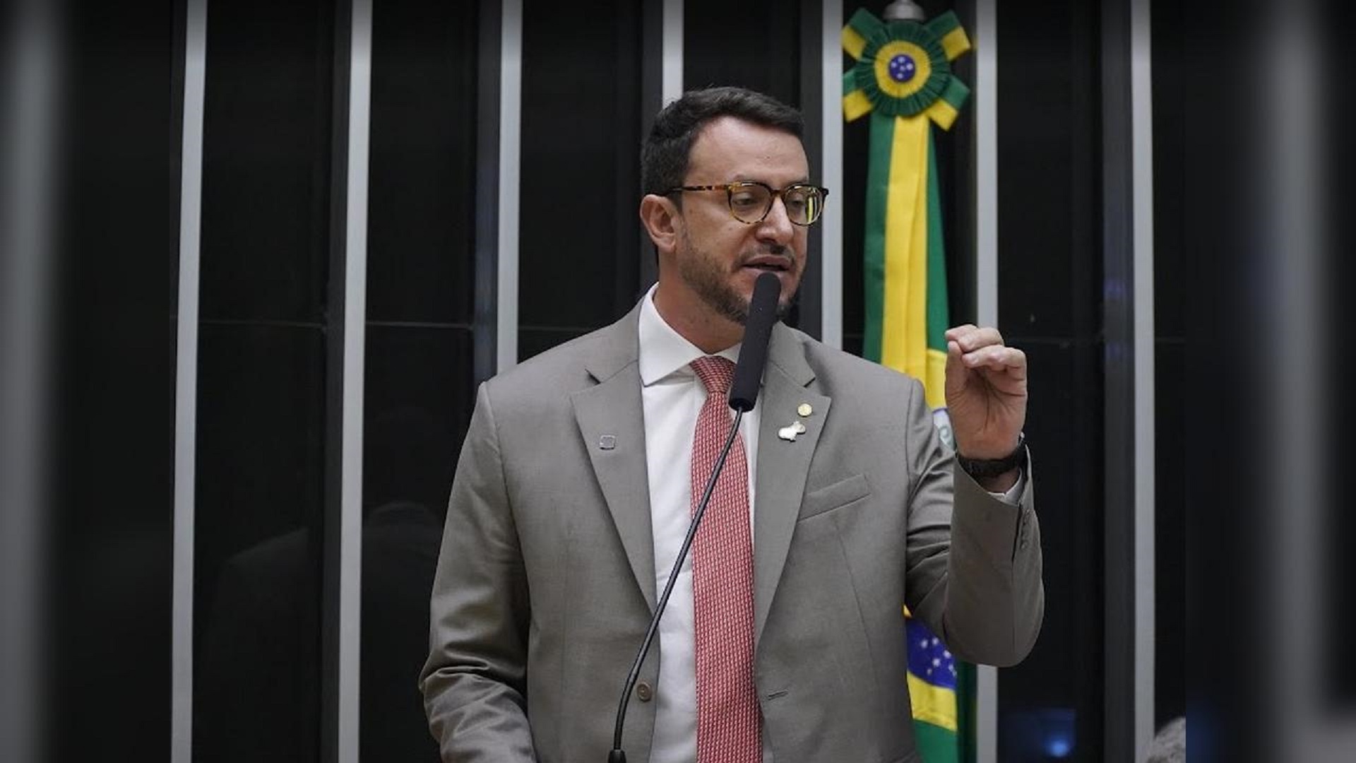 Câmara aprova projeto do Delegado Matheus Laiola que cassa CNH de quem abandonar animais