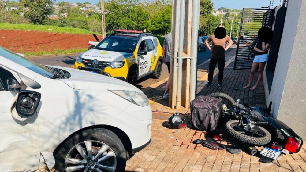 Motociclista é arremessado contra muro em grave acidente na Avenida João Paulo II Imagem referente a Motociclista é arremessado contra muro em grave acidente na Avenida João Paulo II