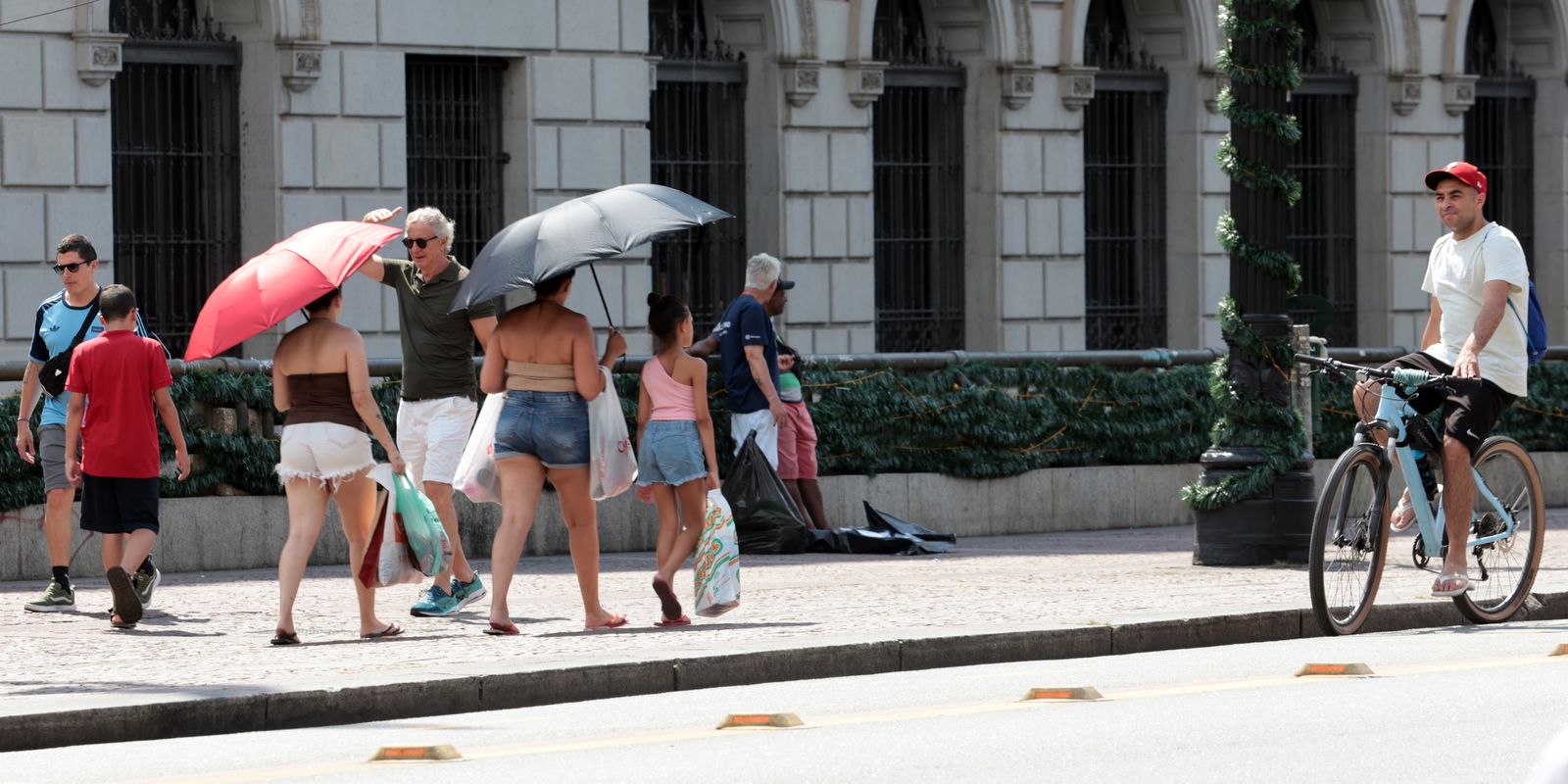Imagem referente a Onda de calor eleva temperaturas em grande parte do país