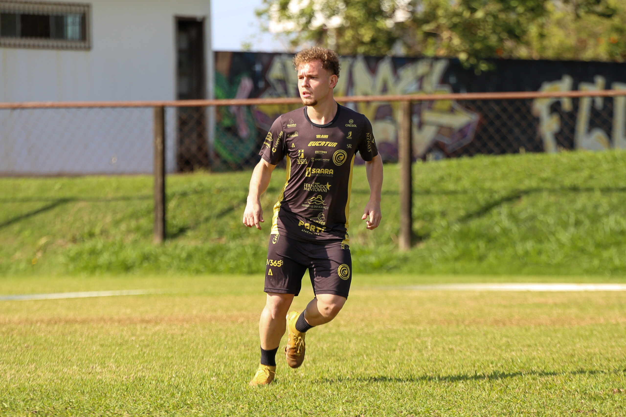 Imagem referente a Guilherme Pinheiro reforça o FC Cascavel