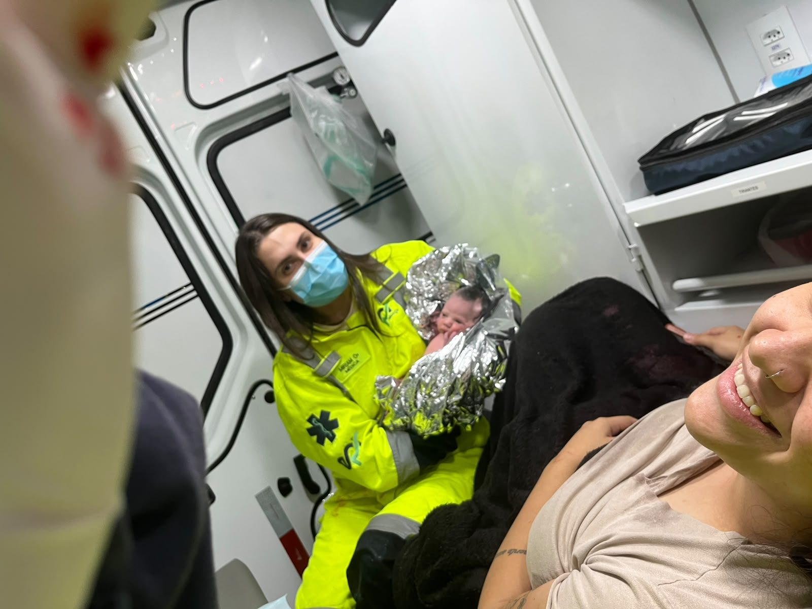 Imagem referente a Bebê nasce em ambulância da EPR Iguaçu durante atendimento de emergência em Cascavel