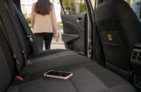 Celular perdido no app: passageira relata hostilidade ao tentar recuperar aparelho e Justiça nega indenização em Cascavel
