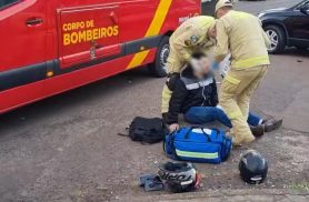 Forte batida entre moto e Fiesta deixa motociclista ferido no São Cristóvão