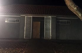 Banheiro no Lago Municipal está às escuras após ato vandalismo