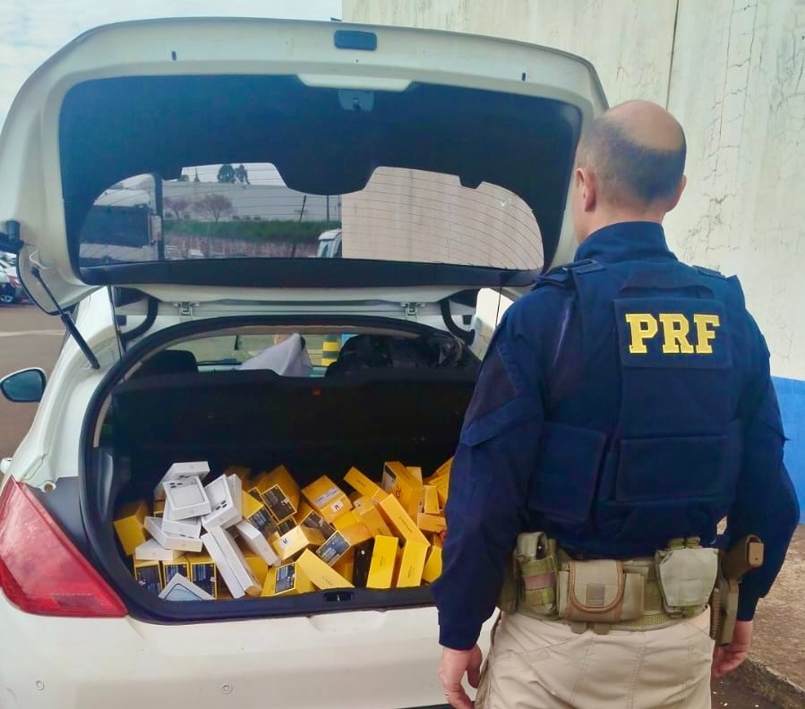 Imagem referente a PRF apreende cinco veículos com mercadorias estrangeiras durante fiscalizações na BR-277