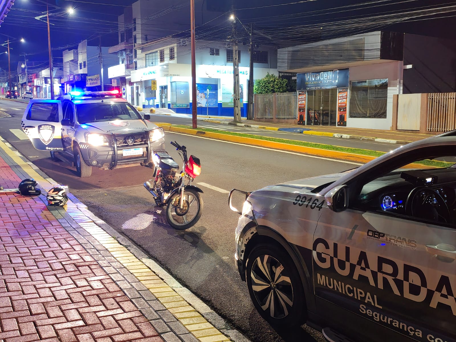 Guarda Municipal de Toledo apreende motocicleta conduzida por menores no bairro Pioneiros Imagem referente a Guarda Municipal de Toledo apreende motocicleta conduzida por menores no bairro Pioneiros