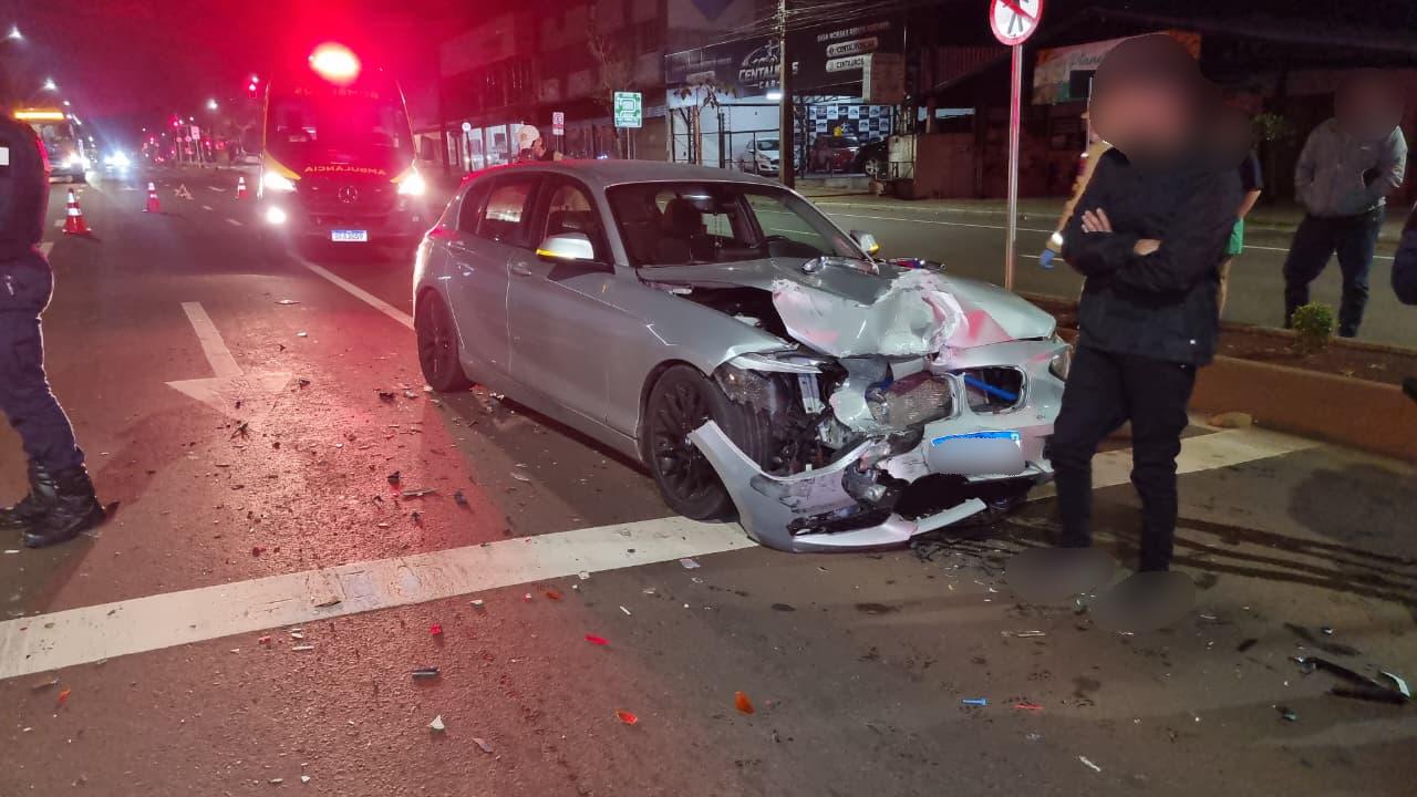 BMW bate na traseira de Polo e motorista sem CNH é detido em Cascavel