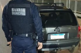 Carro furtado ontem é recuperado pela Guarda Municipal nesta madrugada em Cascavel