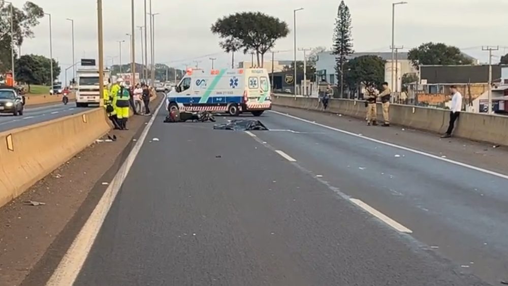 Motociclista é executado a tiros em viaduto sobre a BR-277 em Foz do Iguaçu Imagem referente a Motociclista é executado a tiros em viaduto sobre a BR-277 em Foz do Iguaçu