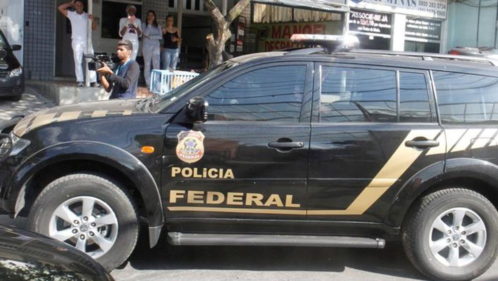 Cláudio Castro é alvo da segunda fase da Operação Sem Refino Imagem referente a Cláudio Castro é alvo da segunda fase da Operação Sem Refino