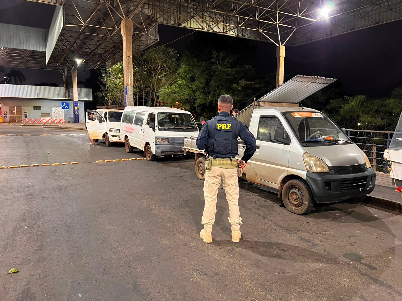 Imagem referente a PRF apreende 27 veículos durante fiscalização de trânsito na Ponte da Amizade
