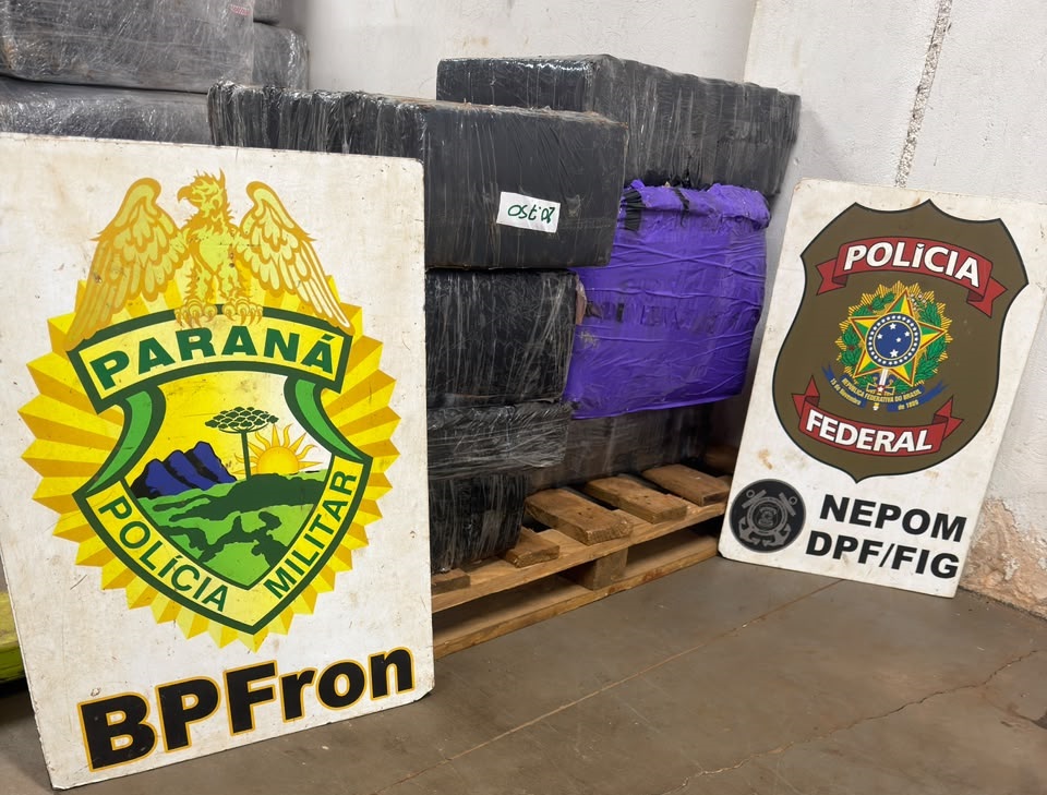 Imagem referente a BPFRON e Polícia Federal apreendem 143 kg de maconha durante patrulhamento fluvial em Foz do Iguaçu