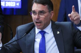 Missão pede investigação sobre filiação falsa de Flávio ao partido