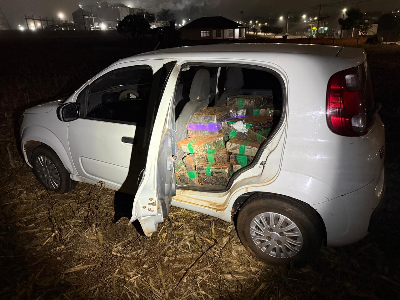 Imagem referente a Veículo com mais de 370 kg de maconha é apreendido em Santa Helena