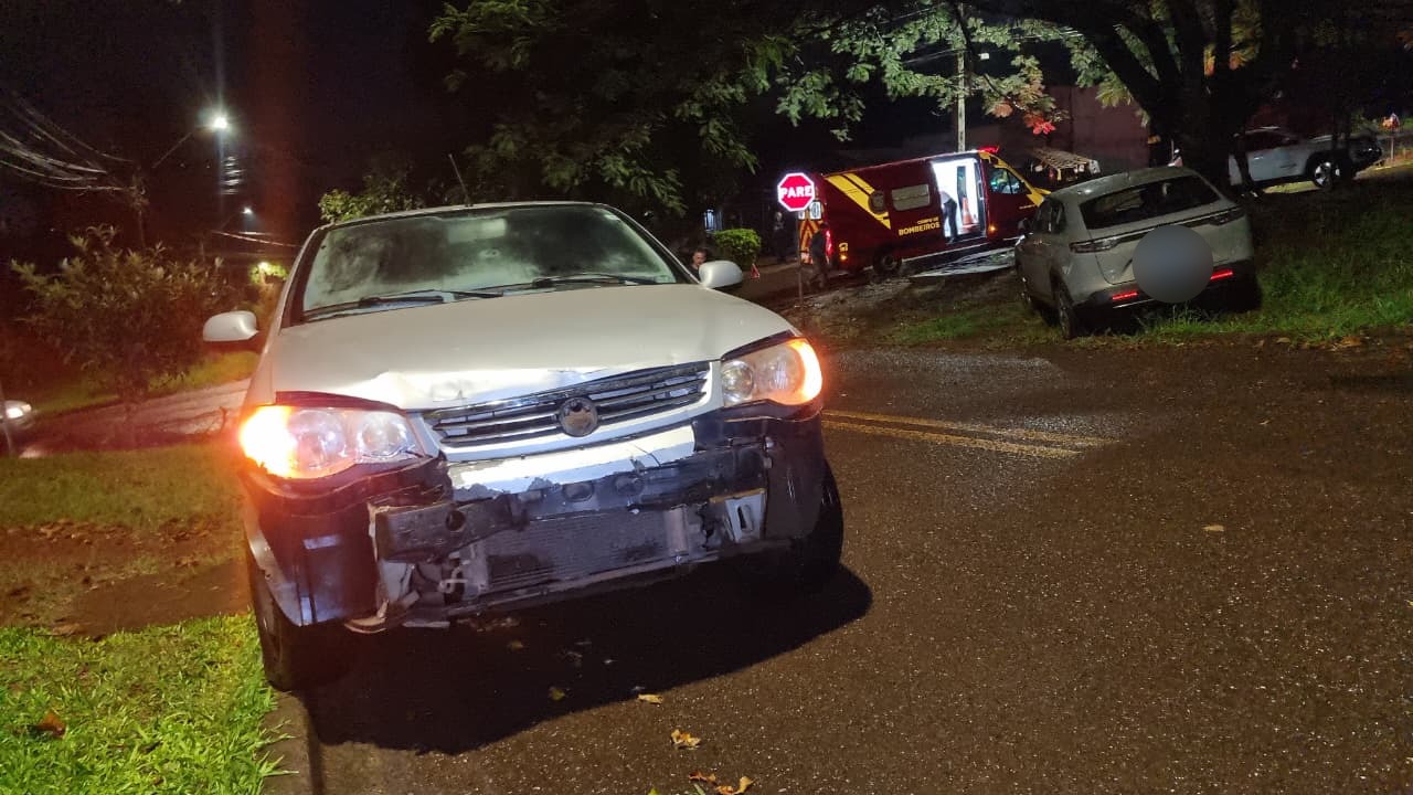 Batida entre Ônix e Palio deixa homem ferido em Cascavel
