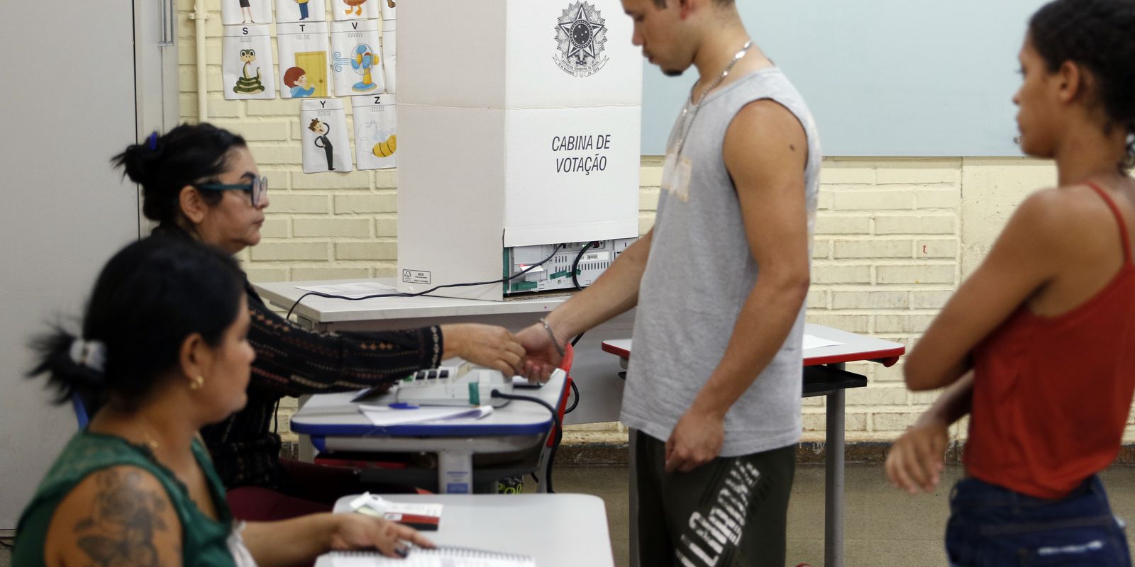 Imagem referente a Com envelhecimento da população, eleitorado jovem recua 22% em 16 anos