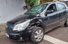 Motociclista fica ferido após colisão no Bairro Guarujá, em Cascavel