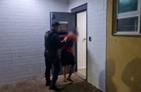 Homem é detido após ameaçar mulher de morte e agredi-la com socos em Cascavel