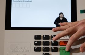 Campanha eleitoral nas ruas e propaganda virtual começam neste domingo Campanha eleitoral nas ruas e propaganda virtual começam neste domingo